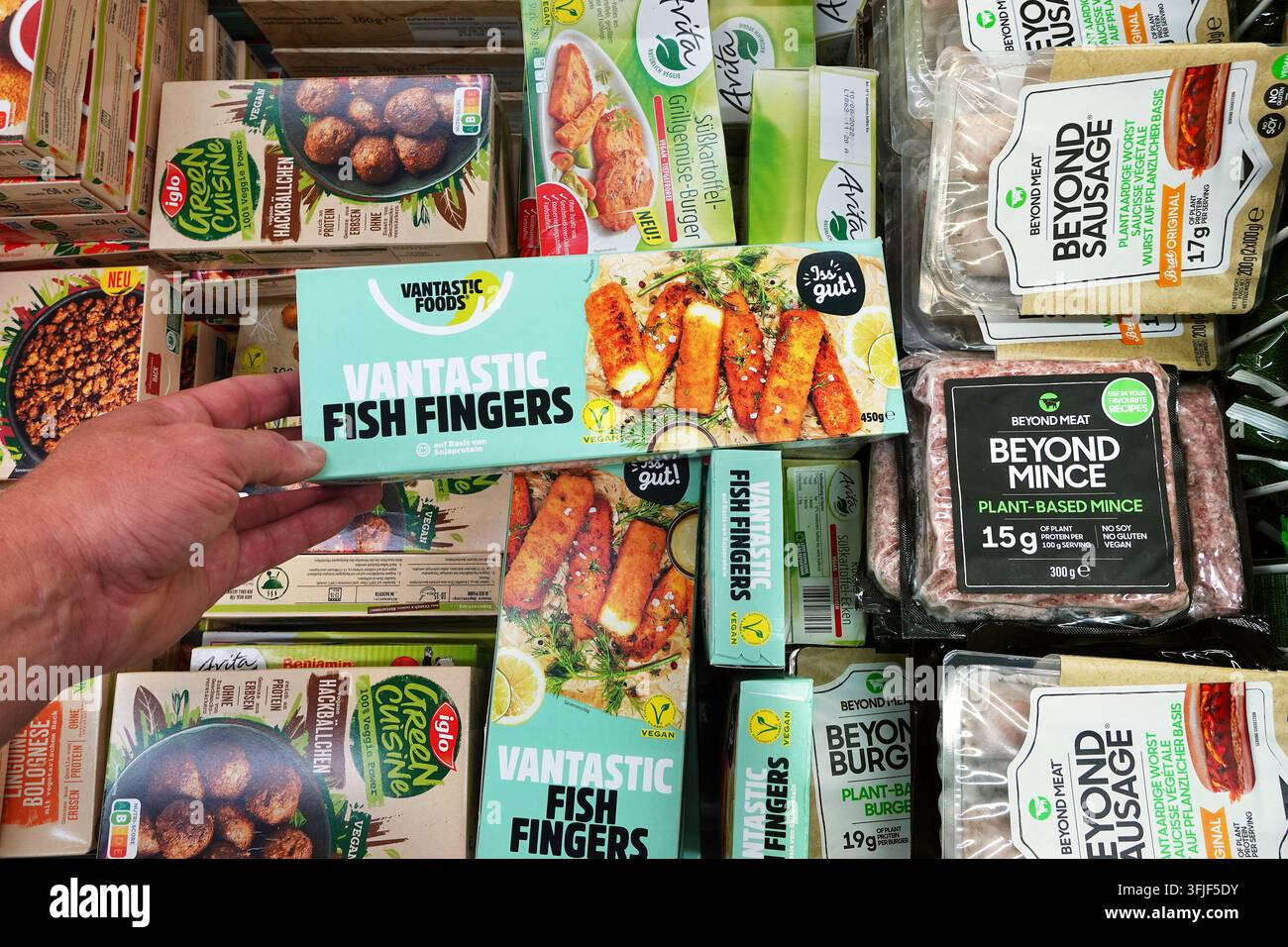 Veganer Fischstäbchen im Supermarkt Stockfoto