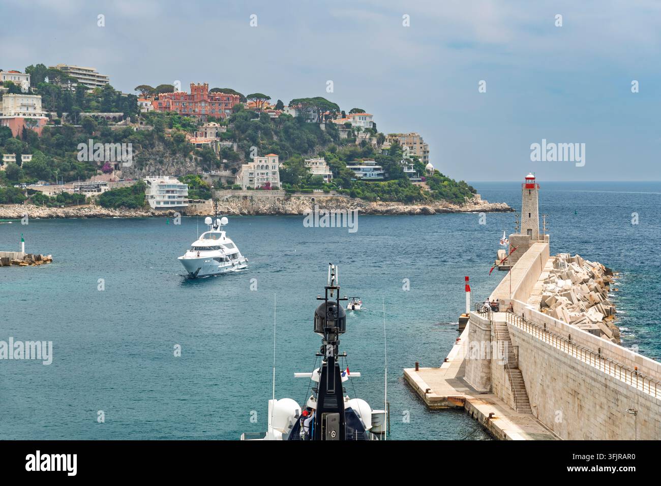Eingang zum Hafen in der Stadt Nizza, Frankreich, Europa. Stockfoto
