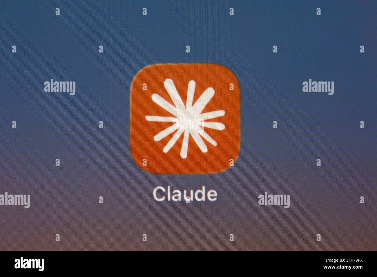 Paris, Frankreich – 23. September 2026: Smartphone-Bildschirm, der das Symbol der Claude-Künstlichen-Intelligenz-Anwendung anzeigt. Stockfoto