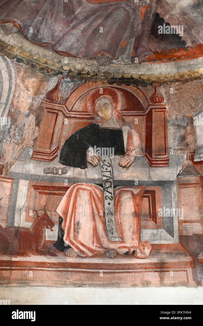 Wandgemälde oder Fresken des heiligen Lukas, Lukas des Evangelisten oder Apostels in der Kapelle Saint Thomas in Thorame-Basse, Alpes-de-Haute-Provence, Frankreich Stockfoto
