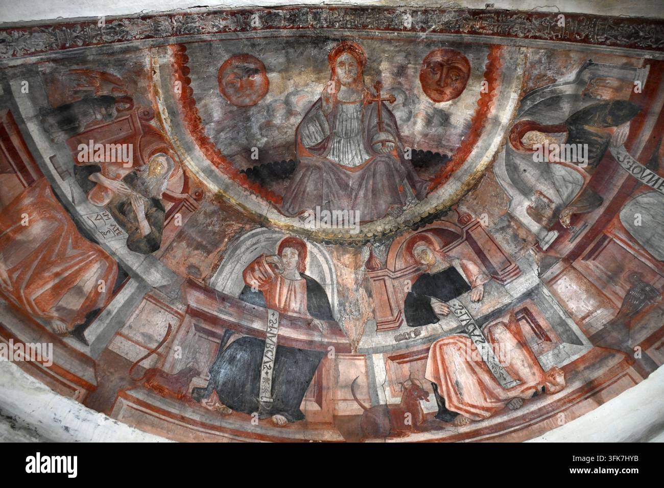 Wandgemälde oder Fresken von Jesus Christus und den vier Aposteln im Chor der Saint-Thomas-Kapelle in Thorame-Basse, Alpes-de-Haute-Provence, Frankreich Stockfoto
