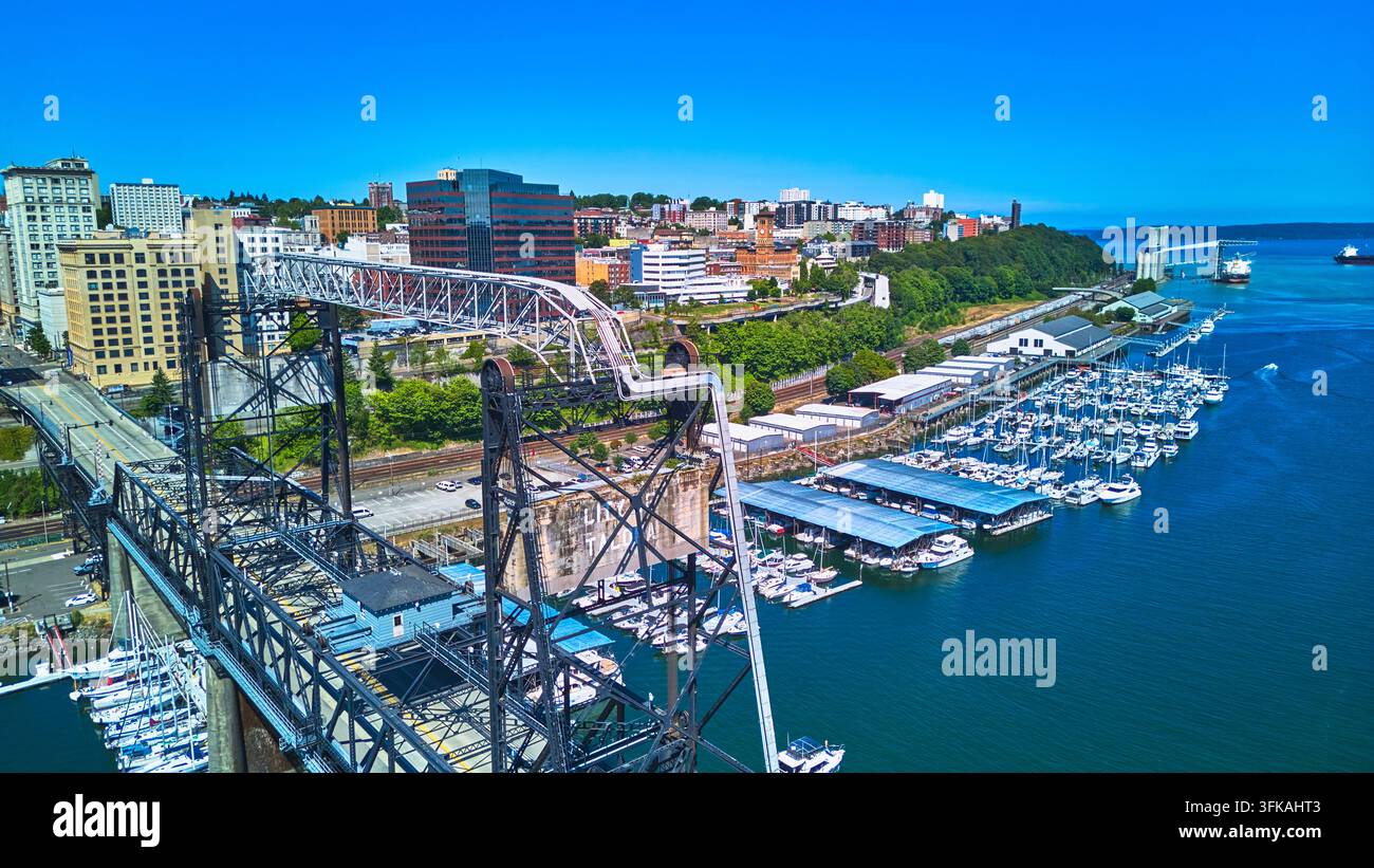 Luftbild des Tacoma Downtown Harbor Waterfront Bridge und Stadtbild der Vereinigten Staaten Stockfoto