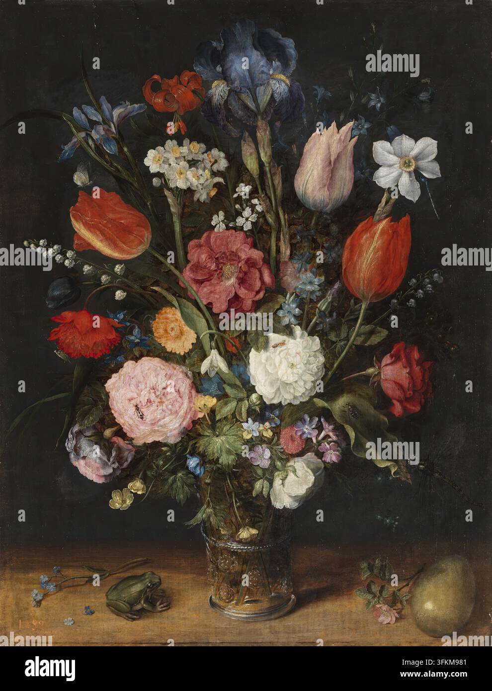 Vase mit Blumen, zweite Hälfte des 16. Jahrhunderts. Brueghel komponiert eine Symphonie aus Formen und Farben: Narzissen, Tulpen, Nelken und Rosen erheben sich in einer geblasenen Glasvase. Der Maler wartete geduldig, bis jede Art blühte, um einen fast botanischen Realismus zu erreichen. Kleine Insekten sind zwischen den Blütenblättern zu sehen, was das Gefühl von Wahrhaftigkeit verstärkt, während auf dem Tisch ein kleiner Frosch und ein Bezoarstein erscheinen, dem Heilkräfte zugeschrieben wurden, insbesondere als Gegenmittel gegen alle Arten von Giften. Obwohl die traditionelle Interpretation dieser Vasen auf Eitelkeit anspielt und die Stockfoto