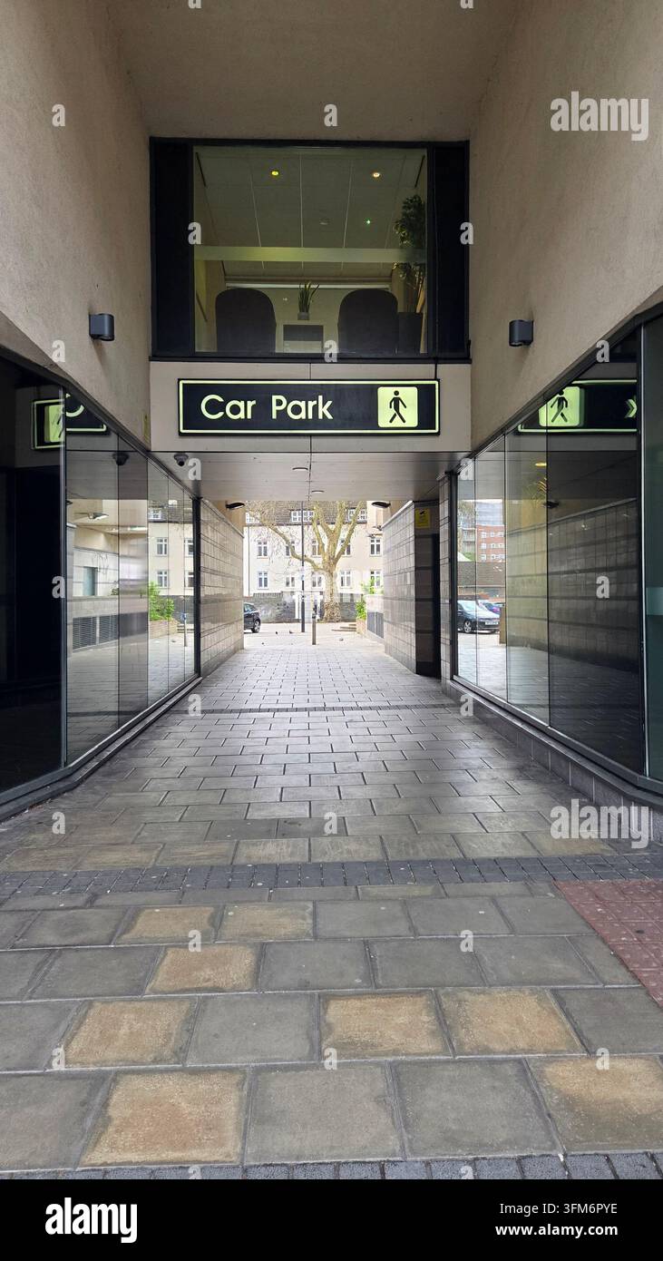 Cabot Circus, Bristol, 2026 - Smartphone-aufgenommenes Stockfoto