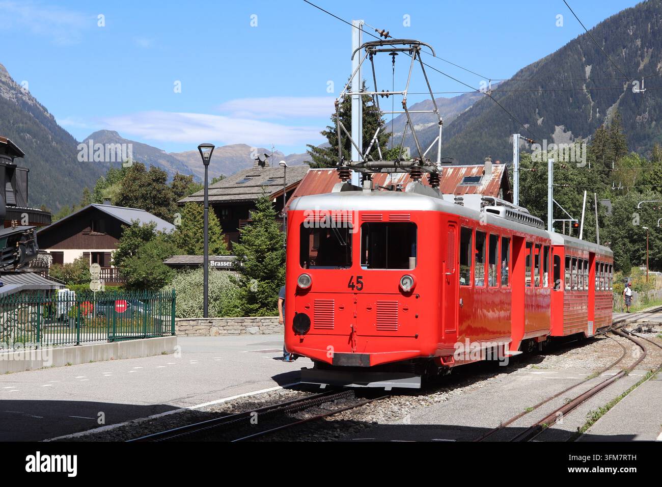 Touristenbahn Montenvers, die von Chamonix zur Mer de Glace fährt; Stadt Chamonix, Département Haute-Savoie, Frankreich. Stockfoto
