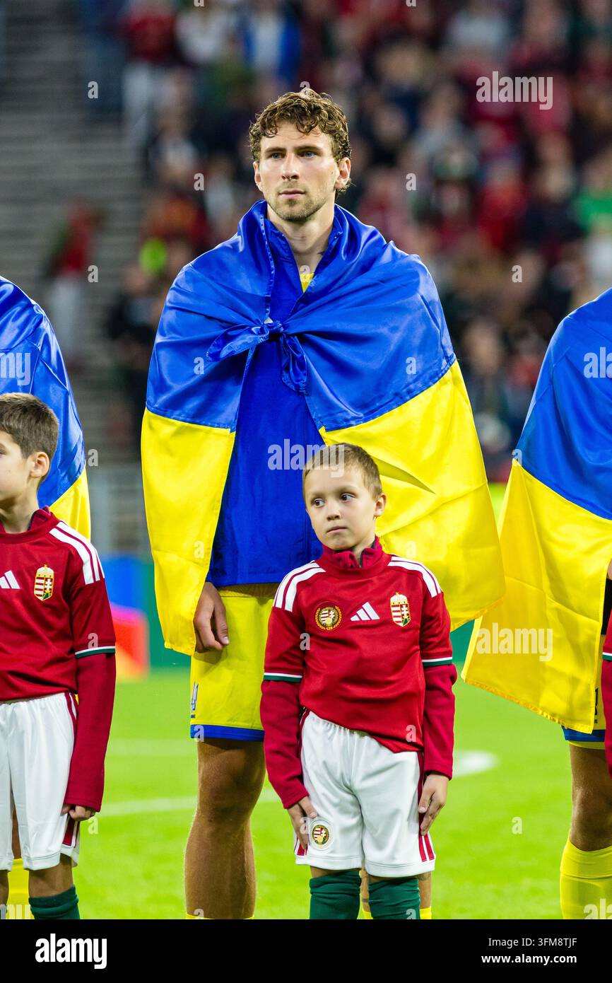 Budapest, Ungarn. 25. September 2026. Illia Zabarnyi aus der Ukraine während des UEFA-Nations-League-Spiels zwischen Ungarn und der Ukraine in der Puskas Arena in Budapest. Stockfoto