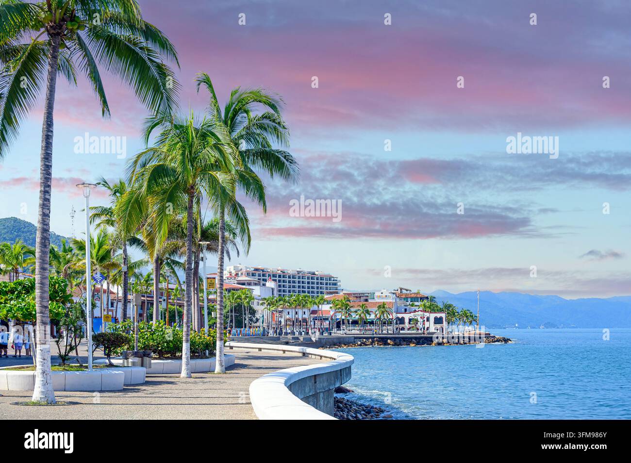 Malecon und Stadtbild Puerto Vallarta Stockfoto