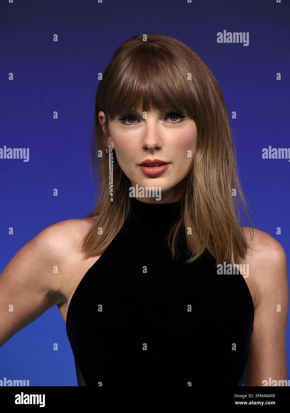 Los Angeles, Vereinigte Staaten. 27. September 2026. Taylor Swift trägt Tamara Ralph FW26 Couture, Leviev-Ohrringe und Etho Maria- und Forever Diamonds-Ringe, gestylt von Joseph Cassell Falconer bei den MTV Video Music Awards 2026 im Peacock Theater bei L.A. Live am 27. September 2026 in Los Angeles, Kalifornien, Vereinigte Staaten. (Foto von Xavier Collin/Image Press Agency) Credit: Image Press Agency/Alamy Live News Stockfoto