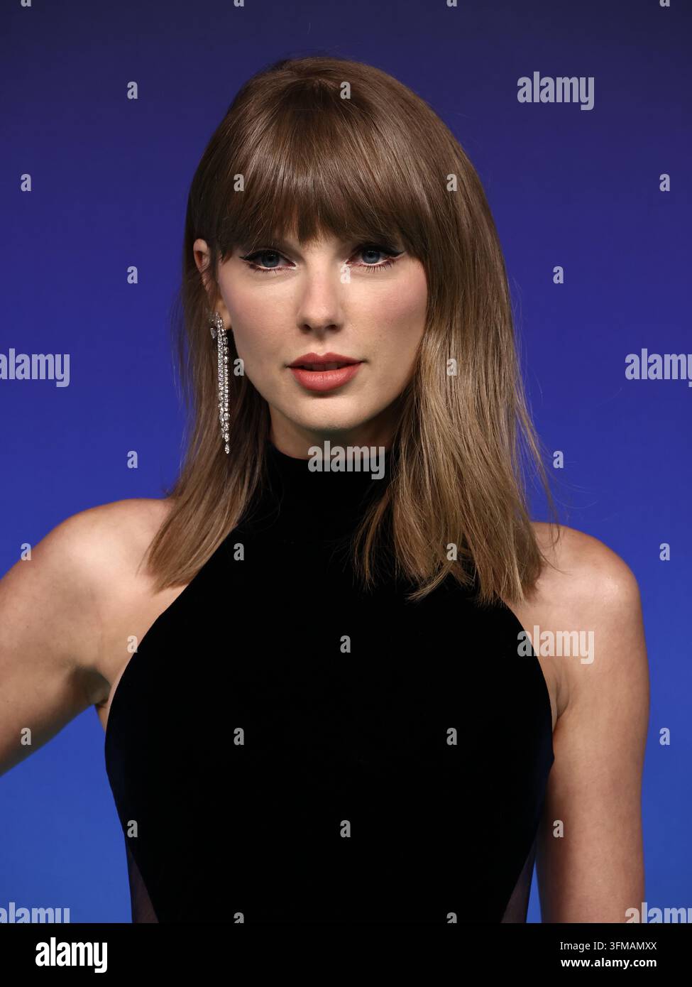 Los Angeles, Vereinigte Staaten. 27. September 2026. Taylor Swift trägt Tamara Ralph FW26 Couture, Leviev-Ohrringe und Etho Maria- und Forever Diamonds-Ringe, gestylt von Joseph Cassell Falconer bei den MTV Video Music Awards 2026 im Peacock Theater bei L.A. Live am 27. September 2026 in Los Angeles, Kalifornien, Vereinigte Staaten. (Foto von Xavier Collin/Image Press Agency) Credit: Image Press Agency/Alamy Live News Stockfoto