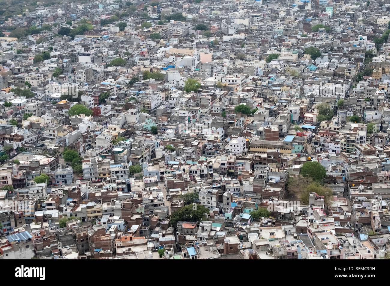 Blick auf die Stadt Jaipur vom Nahargarh-Fort in Jaipur, Rajasthan, Indien. Stockfoto