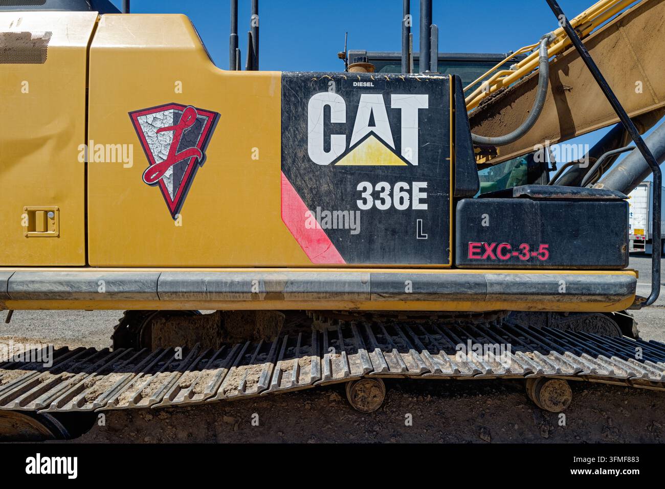 Die Seite eines Caterpillar 336E L Hydraulikbaggers Stockfoto