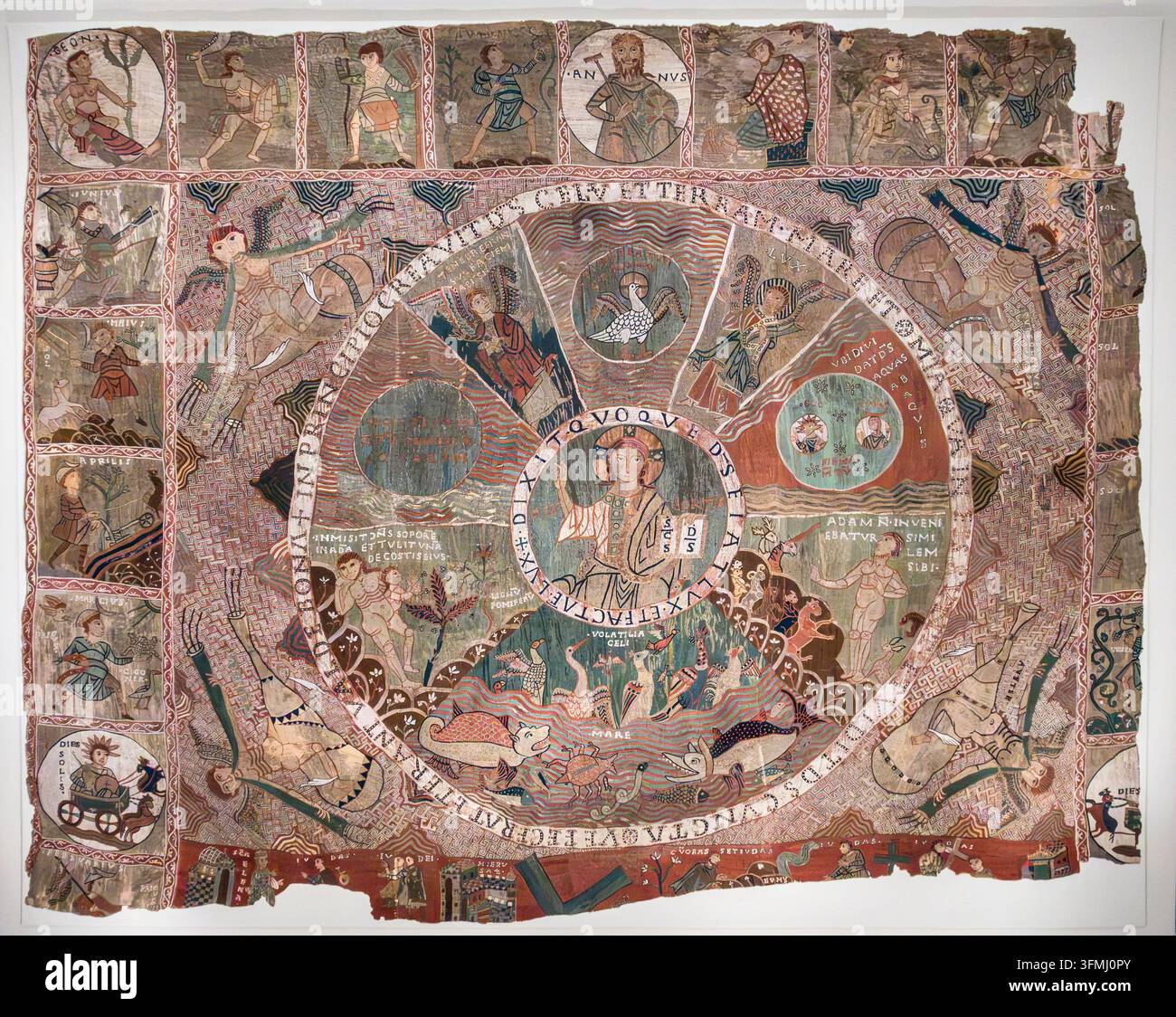 Das außergewöhnliche 11c romanische Schöpfungsgobelin (eigentlich Handarbeit) in der Kathedrale von Santa Maria, Girona, Spanien Stockfoto