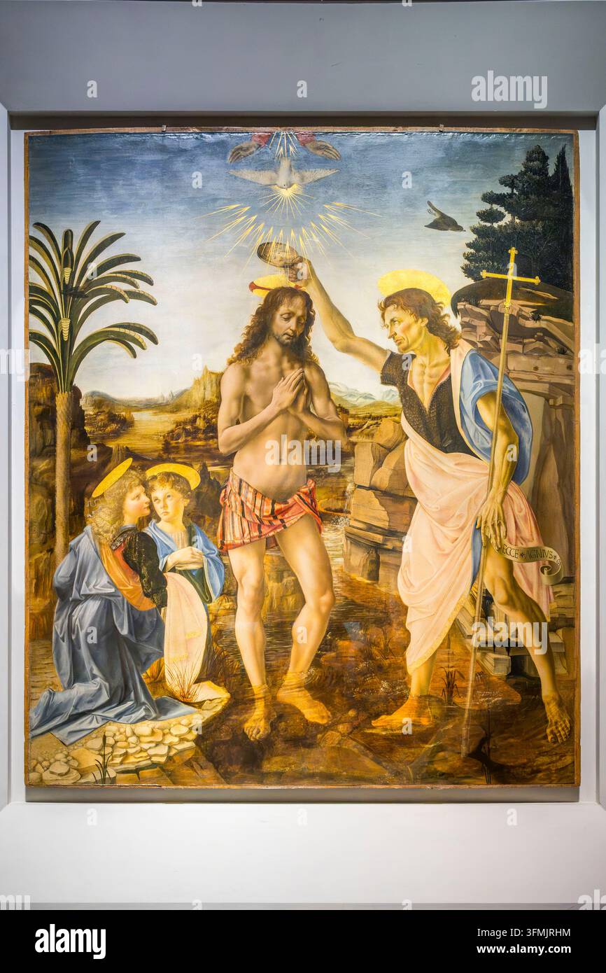 Italien, Toskana, Florenz, vom UNESCO als Welterbe gelistet, Galleria degli Uffizi (Uffizigalerie) Museum, die Taufe Christi (ca. 1475) von Leonardo da Vinci, entstanden in Zusammenarbeit mit Verrocchio; Öl und Tempera auf Holz. Stockfoto
