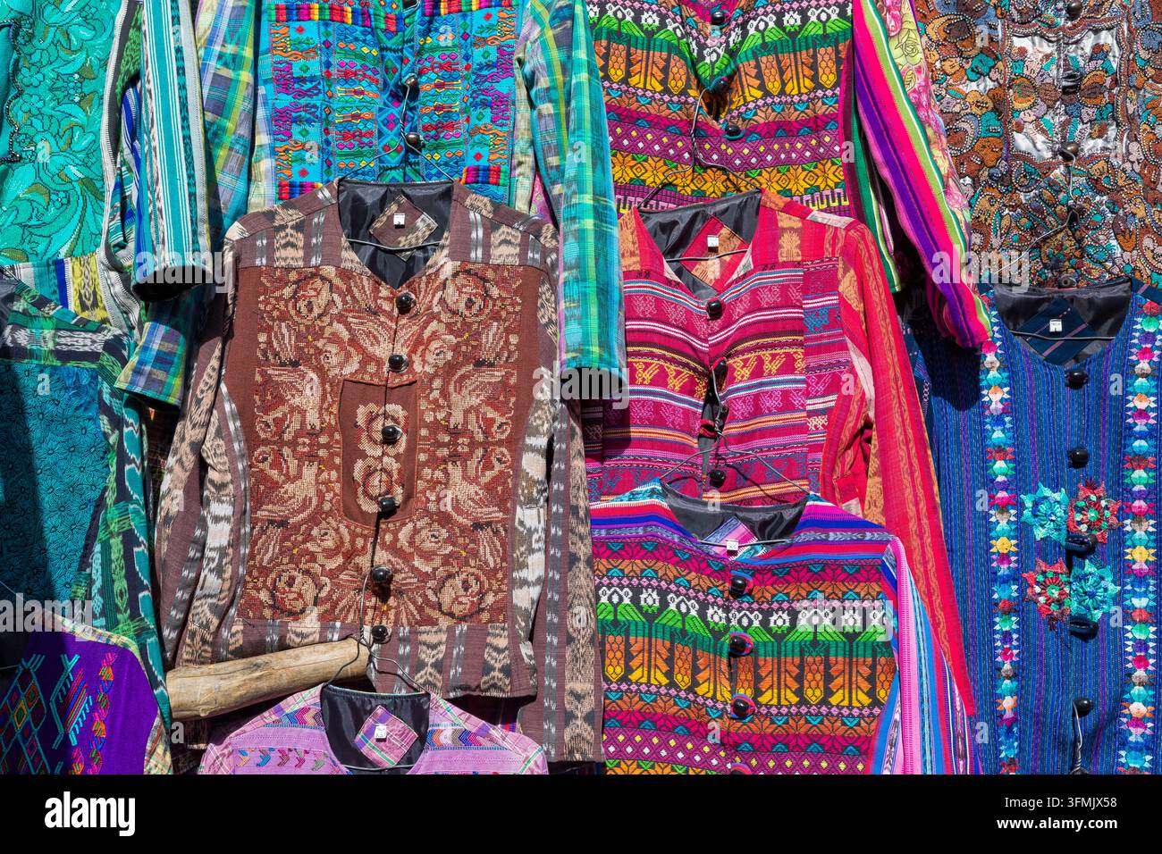 Guatemala, Departamento Quiché, Chichicastenango, der größte Markt in Mittelamerika, Jacke Stockfoto