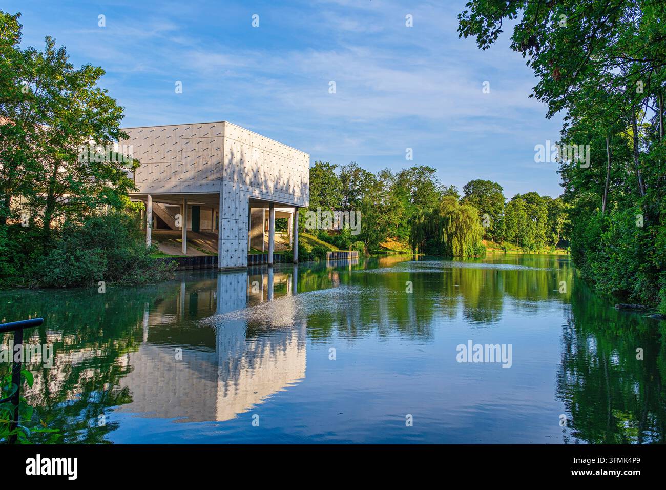 Frankreich, Somme, Peronne, Cam-Teich, Garten des 6. Kontinents, künstlerische und landschaftliche Arbeit von Gilles Clement und Symbol des Friedens in der Welt Stockfoto
