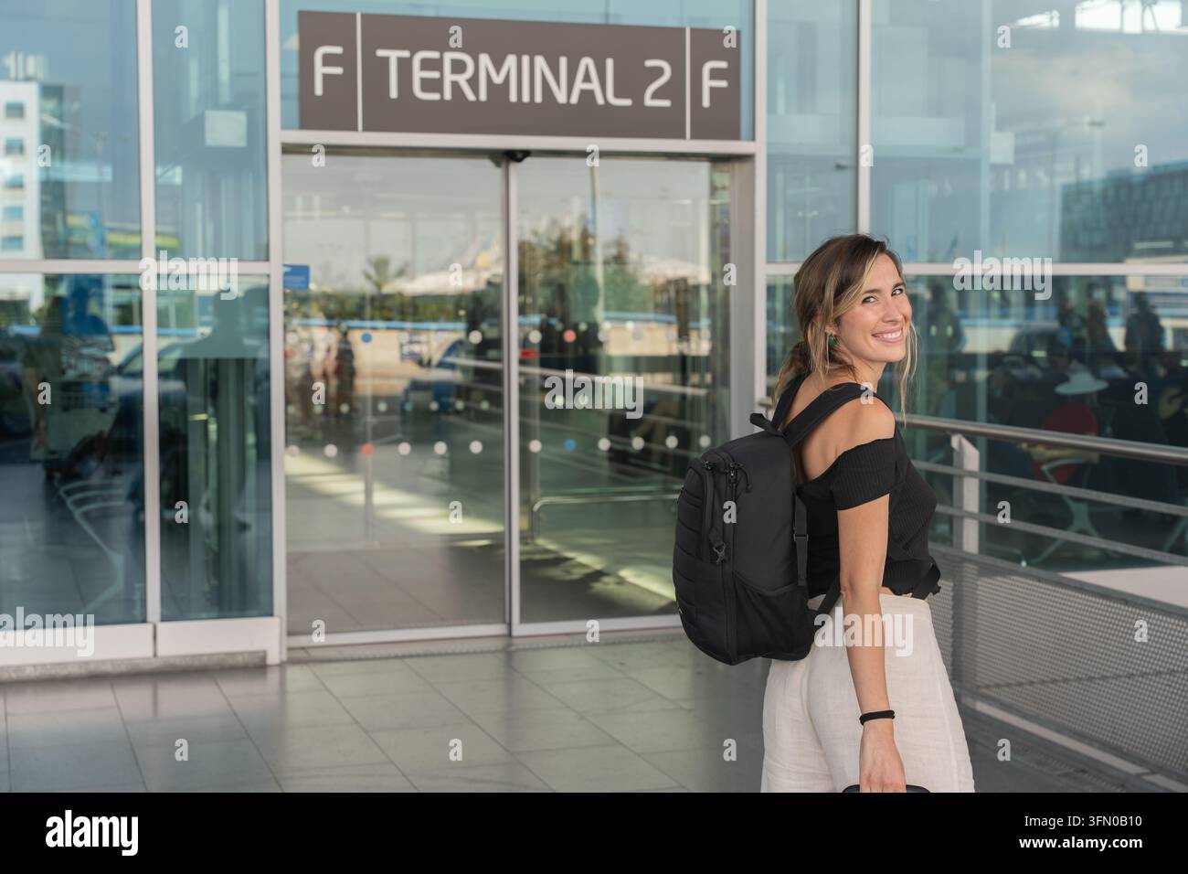 Konzept für jungen Touristen, europäische Urlaubsabreise, Lebensstilreise und Sommerurlaub in Europa Stockfoto