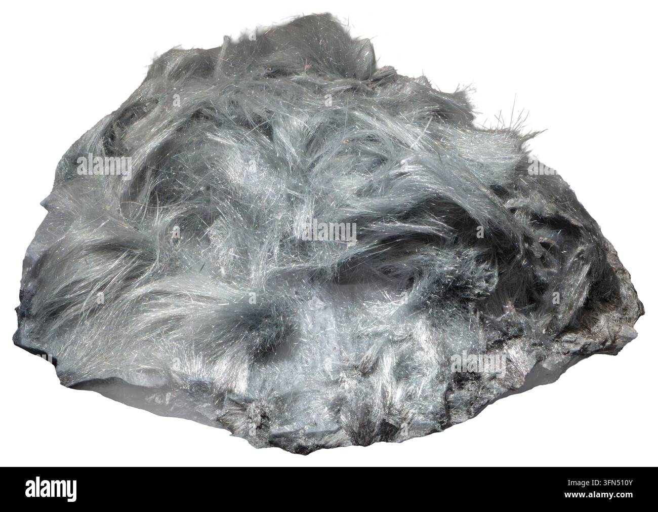 Dravit ist ein magnesiumhaltiges Mitglied der Turmalingruppe, das typischerweise braune, dunkelbraune oder schwarze Kristalle bildet. Stockfoto