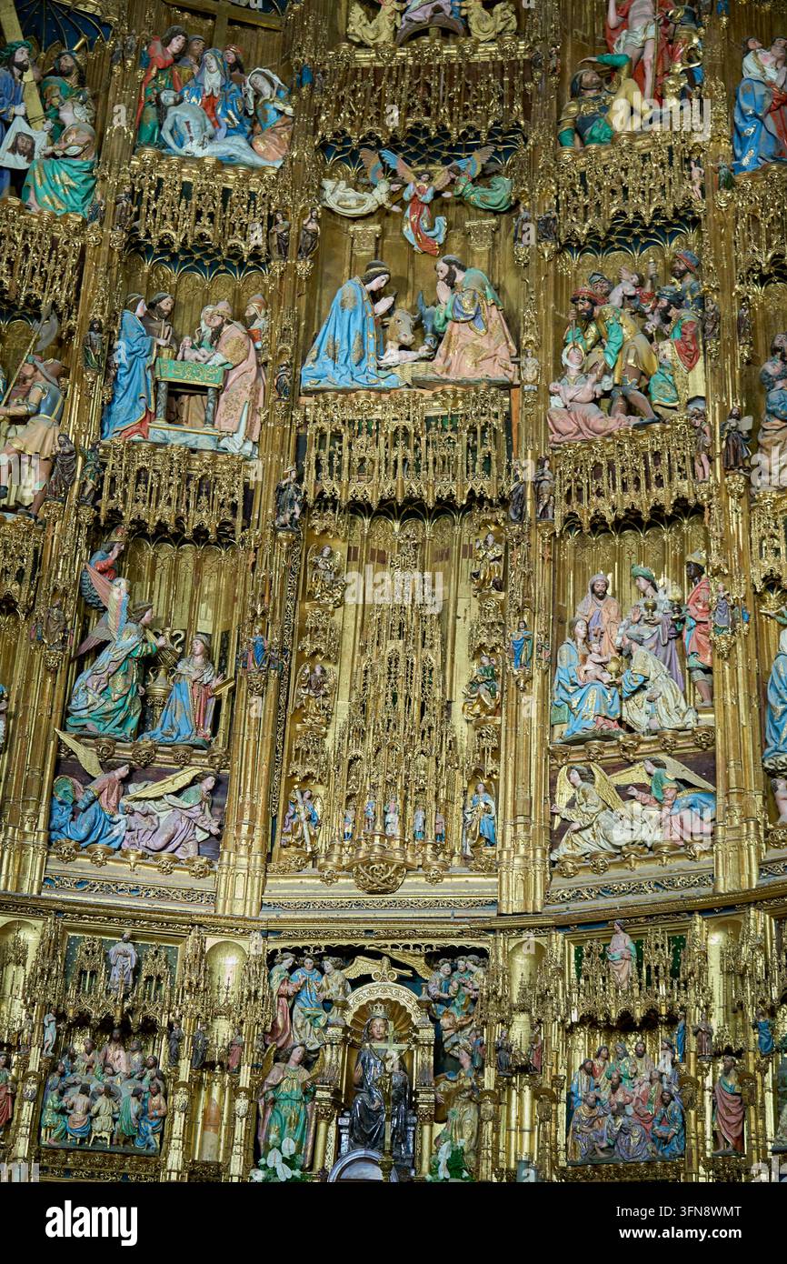 Vergoldetes polychromes gotisches Hochaltarretabel der Kathedrale von Toledo, in Auftrag gegeben von Kardinal Cisneros um 1504, Szenen aus dem Leben Christi, Spanien Stockfoto