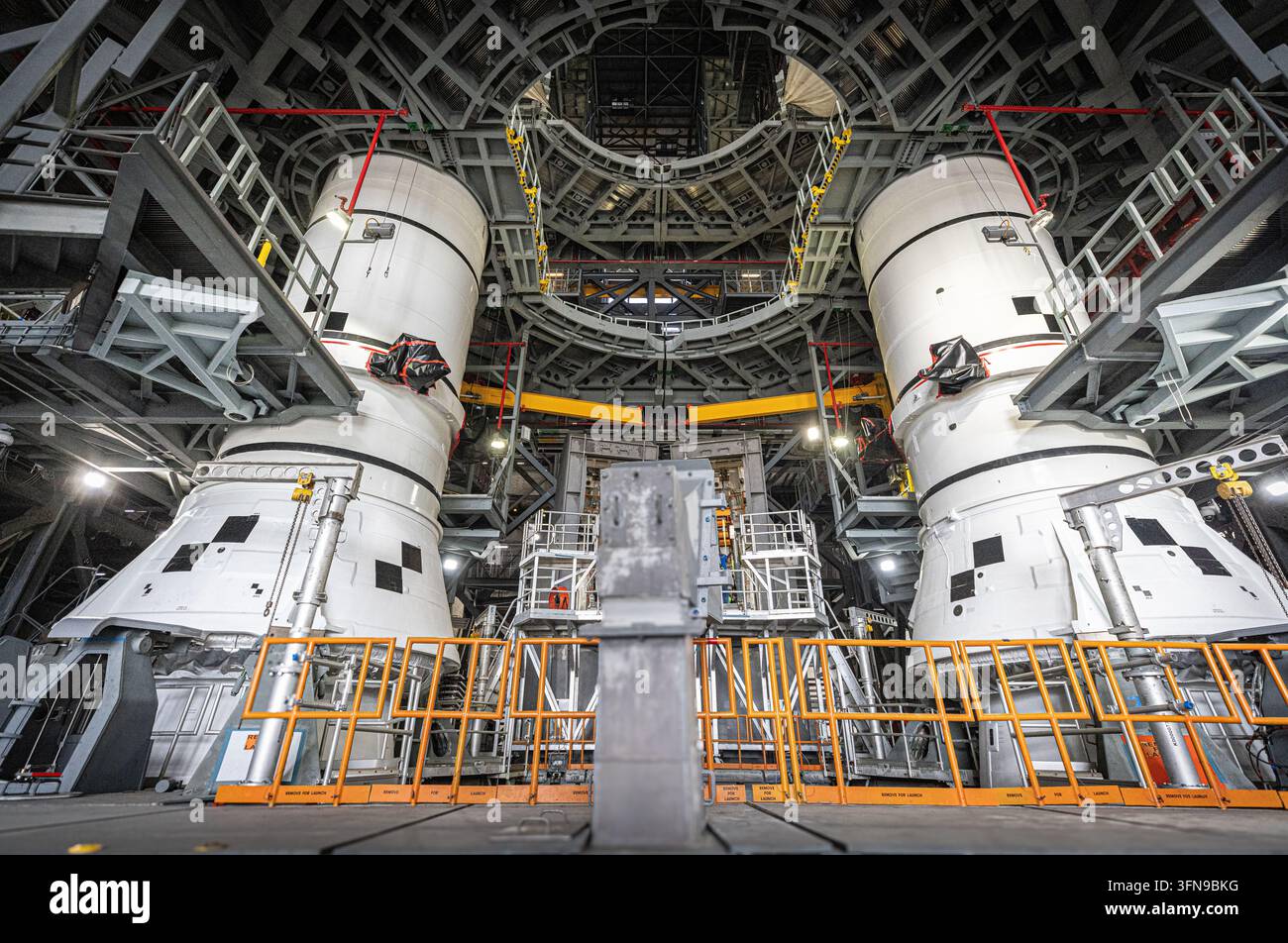 Artemis-III-Booster-Stapelung, Kennedy Space Center, Florida, 11. Juli 2026 Stockfoto
