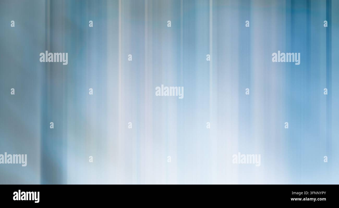 Minimalistische abstrakte Textur von Licht, das durch blauen Stoff fällt, Stockfoto