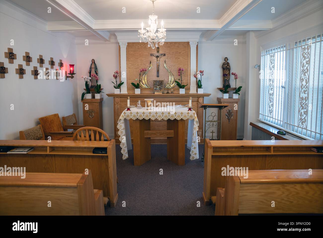 2019 Atlantic City (New Jersey) USA; das Innere einer kleinen Klosterkapelle; Stockfoto