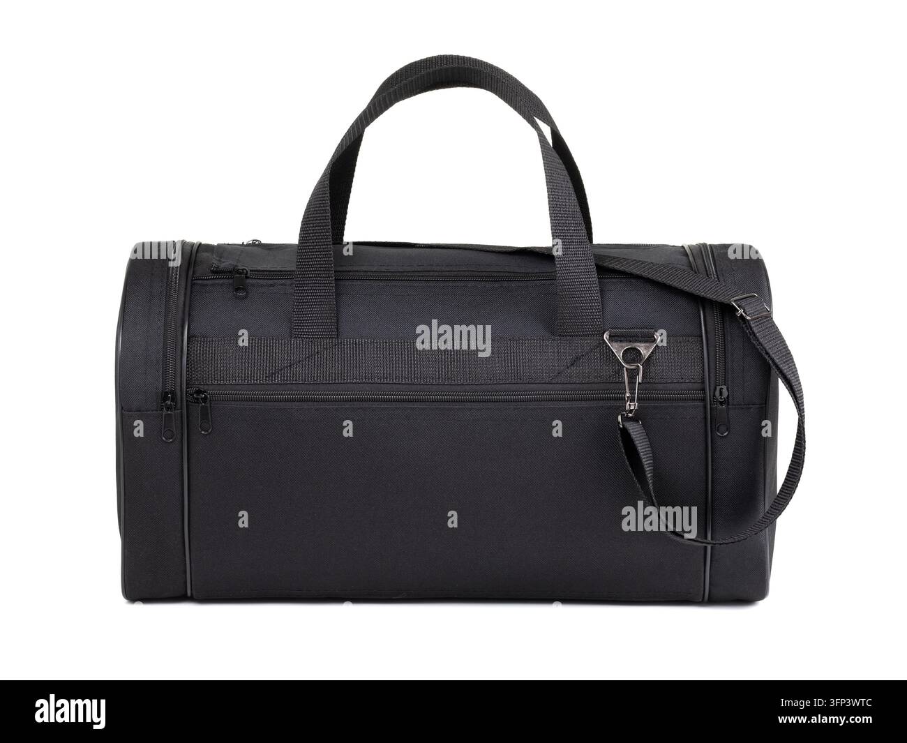 Eine schwarze textile Reisetasche mit einer vorderen Reißverschlusstasche, isoliert auf weißem Hintergrund, Vorderansicht Stockfoto