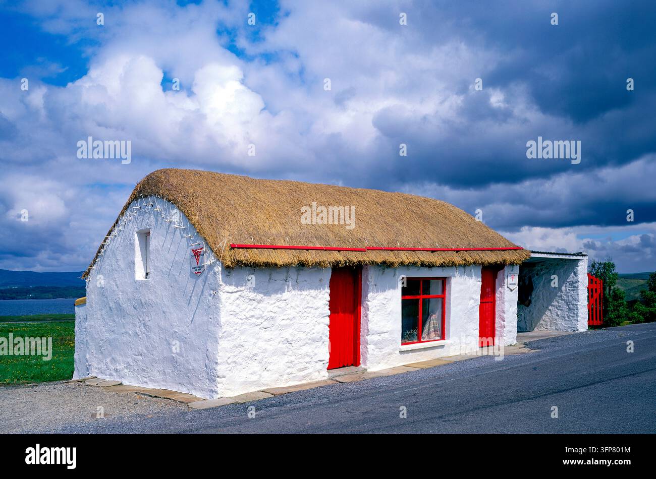 Irische Reetdachhäuser, County Donegal, Irland Stockfoto