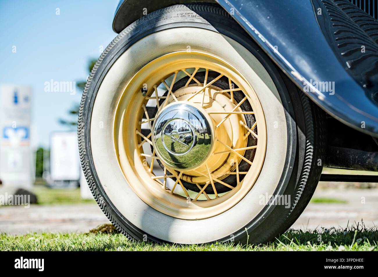 Speichenräder an einem klassischen Ford Model A Stockfoto