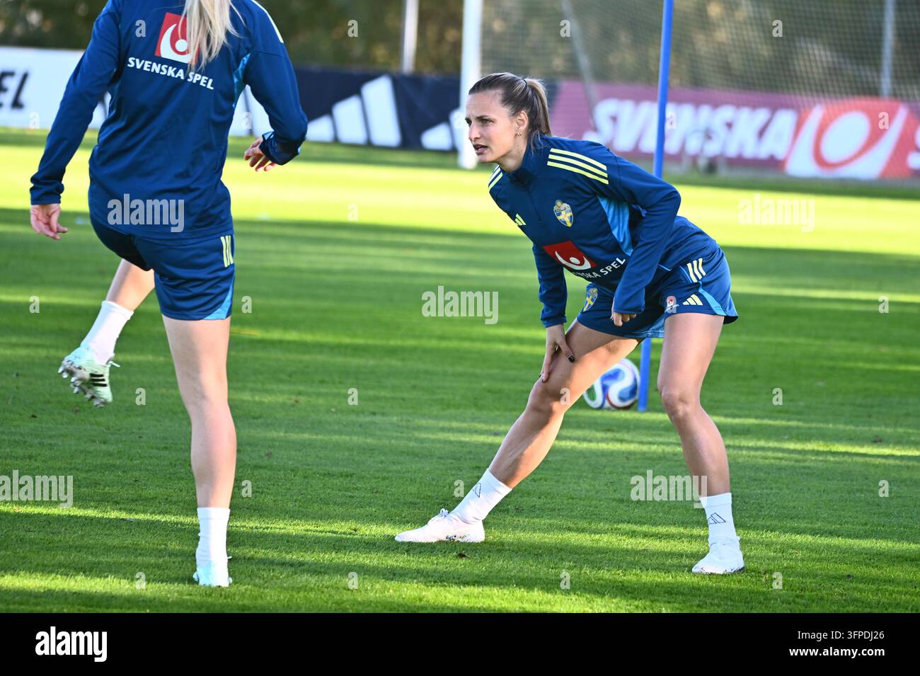 Stockholm, Schweden. 07. Okt., 2026. STOCKHOLM, SCHWEDEN 20261007Amanda Ilestedt, Nathalie Björn, Evelyn Ijeh und Hanna Bennison, während die Frauen-Nationalmannschaft auf Bosön vor dem Playoff für die Weltmeisterschaft 2027 trainiert. Foto: Claudio Bresciani/TT/Code 10090 Dieser Text wurde automatisch übersetzt Credit: TT News Agency/Alamy Live News Stockfoto