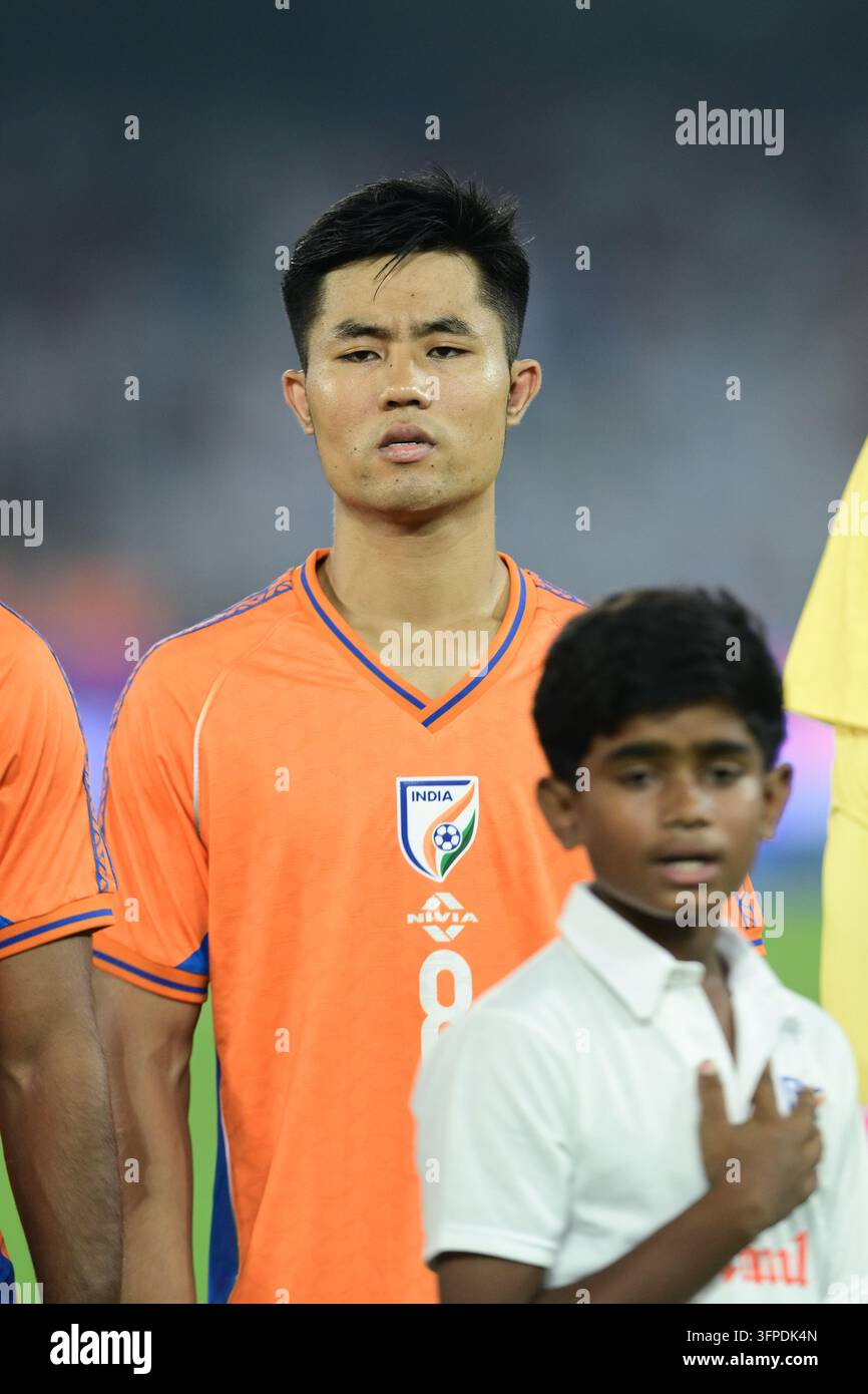 Internationales Freundschaftsspiel Indien gegen Uruguay, FIFA-Freundschaftsspiel, Kalkutta, Indien, 6. Oktober 2026. Indien in orangefarbenem Trikot, Uruguay in hell Stockfoto