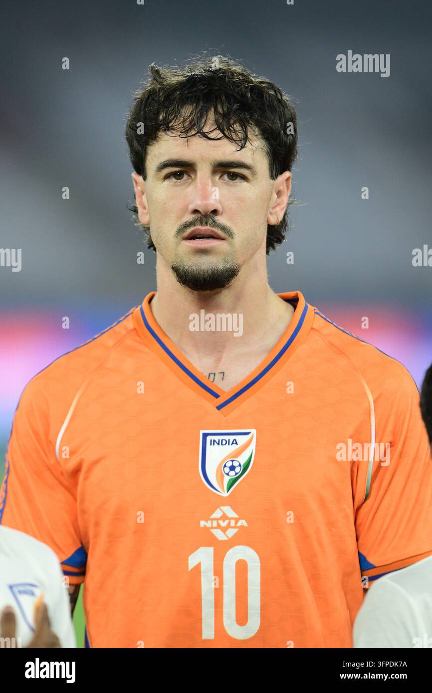 Internationales Freundschaftsspiel Indien gegen Uruguay, FIFA-Freundschaftsspiel, Kalkutta, Indien, 6. Oktober 2026. Indien in orangefarbenem Trikot, Uruguay in hell Stockfoto