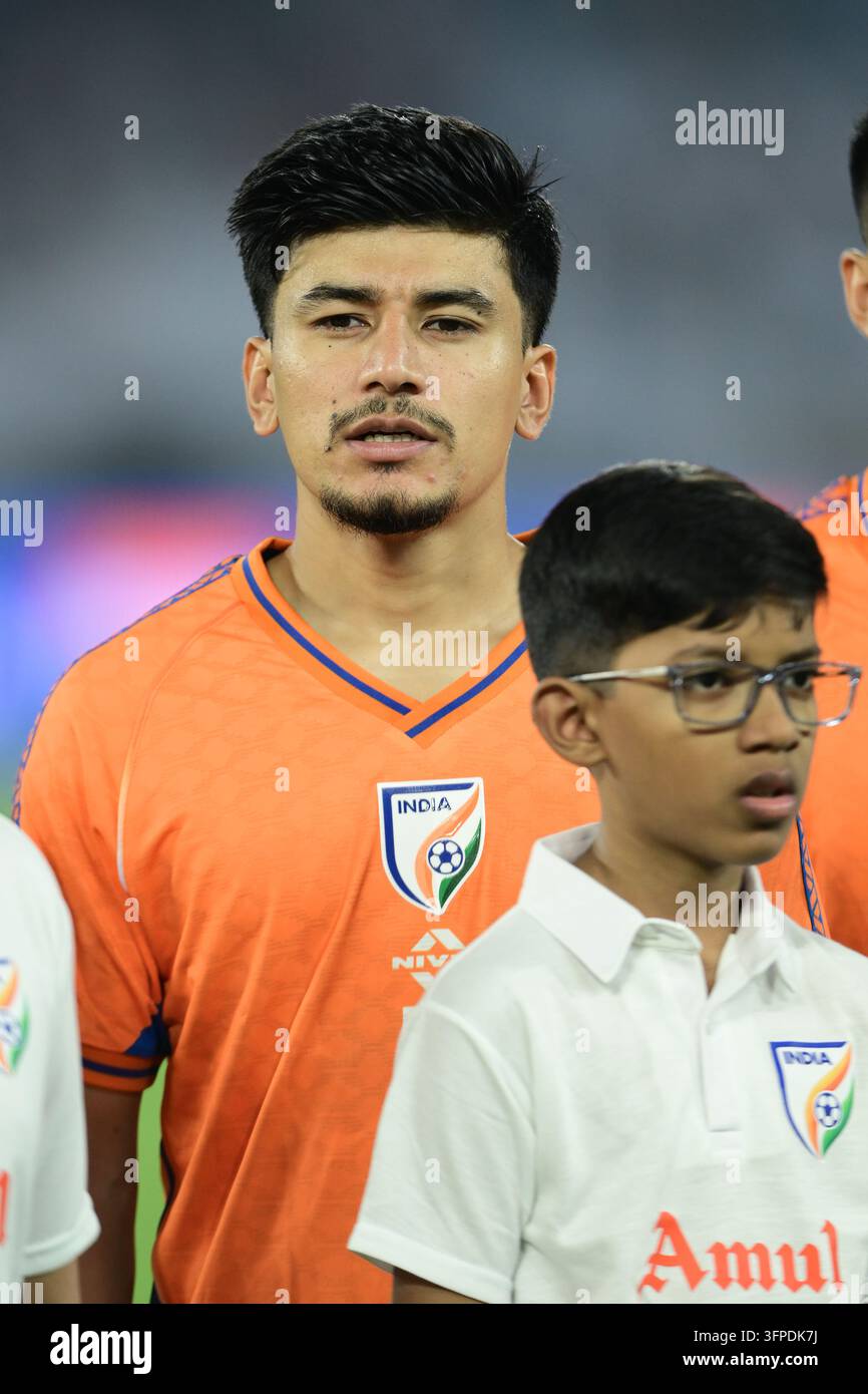 Internationales Freundschaftsspiel Indien gegen Uruguay, FIFA-Freundschaftsspiel, Kalkutta, Indien, 6. Oktober 2026. Indien in orangefarbenem Trikot, Uruguay in hell Stockfoto