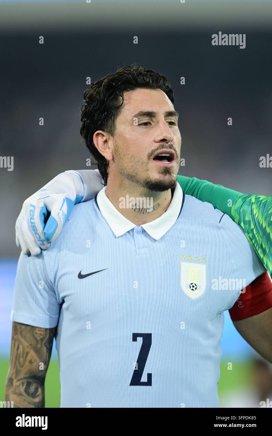Internationales Freundschaftsspiel Indien gegen Uruguay, FIFA-Freundschaftsspiel, Kalkutta, Indien, 6. Oktober 2026. Indien in orangefarbenem Trikot, Uruguay in hell Stockfoto