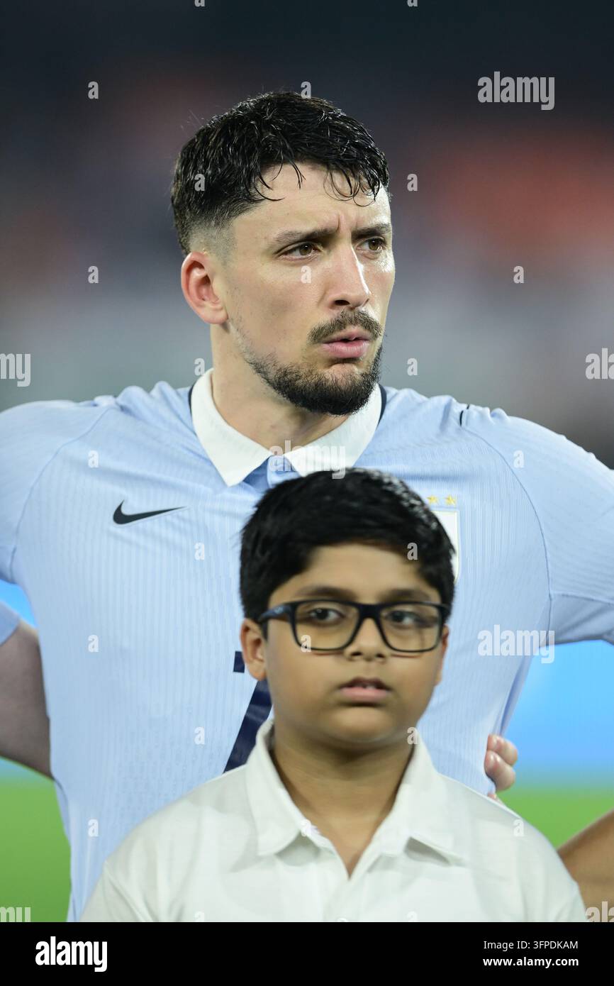 Internationales Freundschaftsspiel Indien gegen Uruguay, FIFA-Freundschaftsspiel, Kalkutta, Indien, 6. Oktober 2026. Indien in orangefarbenem Trikot, Uruguay in hell Stockfoto