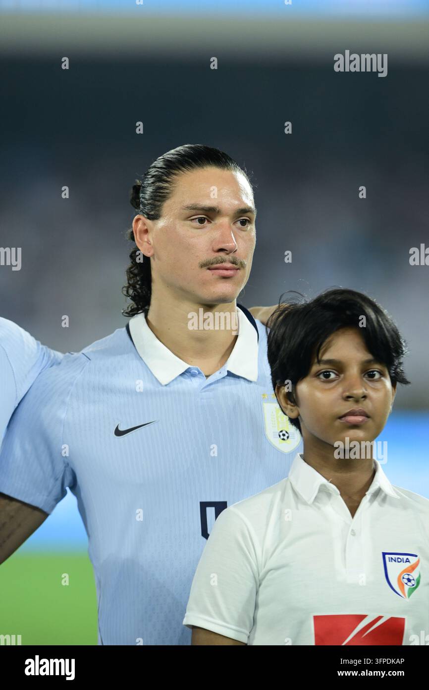 Internationales Freundschaftsspiel Indien gegen Uruguay, FIFA-Freundschaftsspiel, Kalkutta, Indien, 6. Oktober 2026. Indien in orangefarbenem Trikot, Uruguay in hell Stockfoto