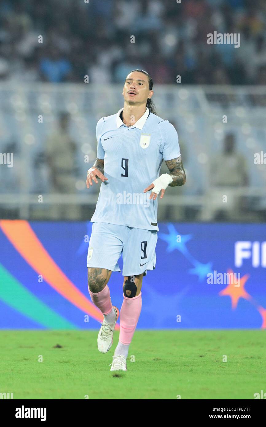 Internationales Freundschaftsspiel Indien gegen Uruguay, FIFA-Freundschaftsspiel, Kalkutta, Indien, 6. Oktober 2026. Indien in orangefarbenem Trikot, Uruguay in hell Stockfoto