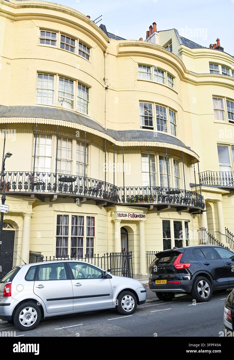 Eingang zum bekannten Boutique-Hotel Pelirocco im Regency Square Brighton . UK 2026 Stockfoto