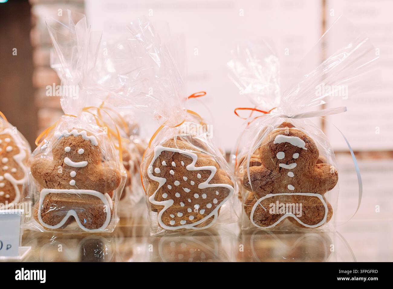 Lebkuchen in festlicher Geschenkverpackung für Weihnachten Stockfoto
