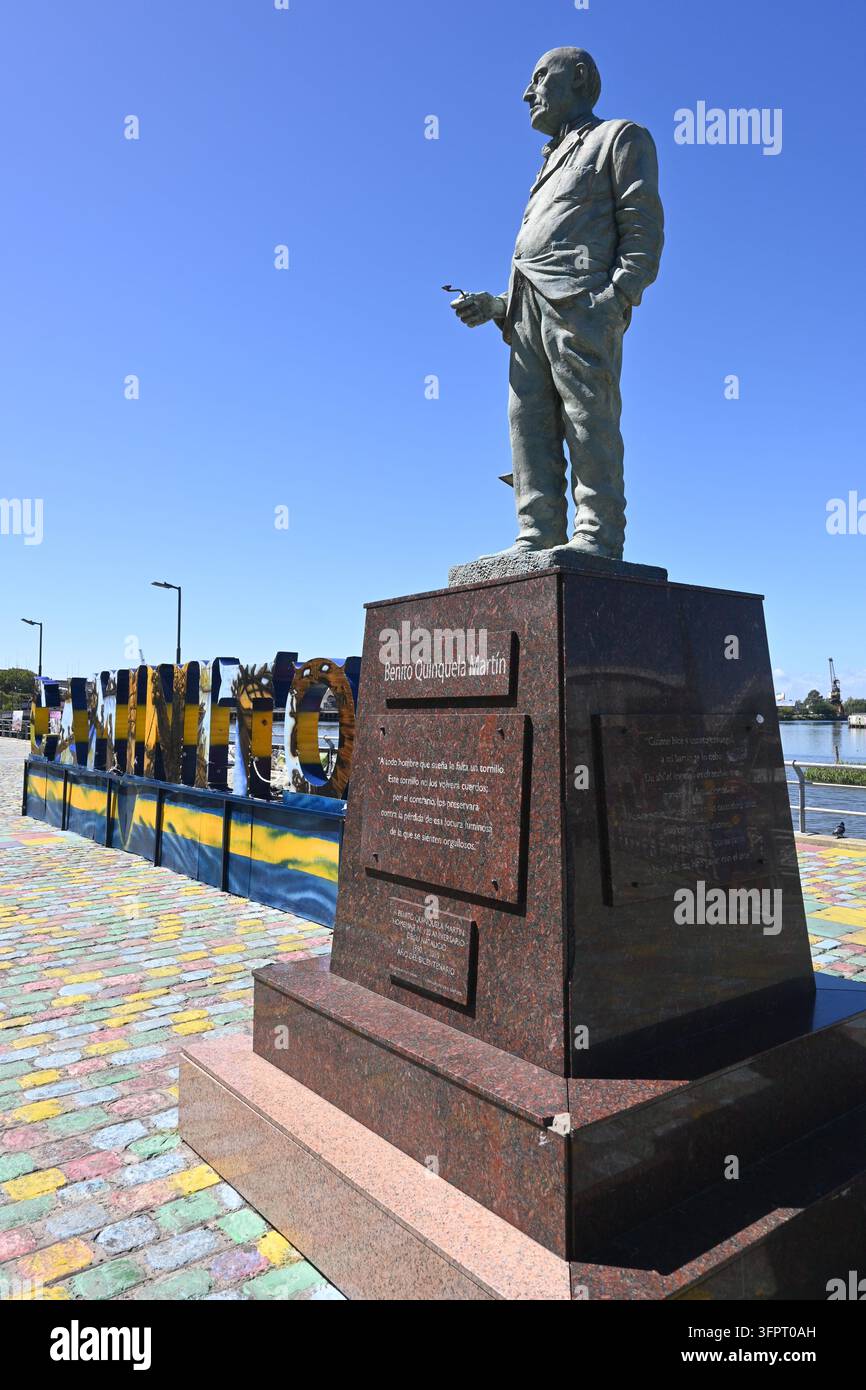 Escultura Benito Quinquela MartAn und Matanza-Fluss, La Boca, Buenos Aires Stockfoto