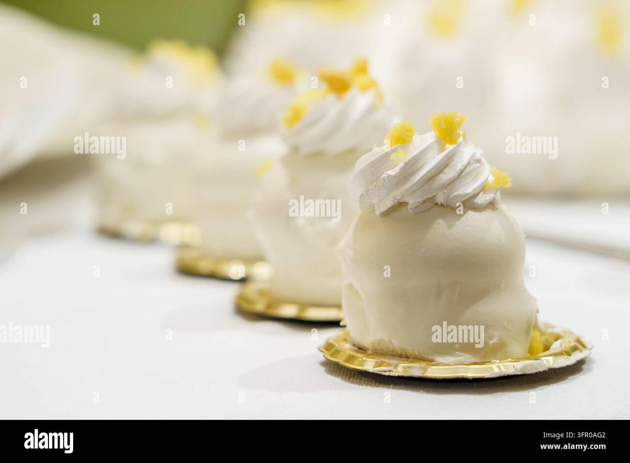Zitronen-Delight, ein traditionelles Dessert von der Amalfiküste, Neapel, Italien. Stockfoto