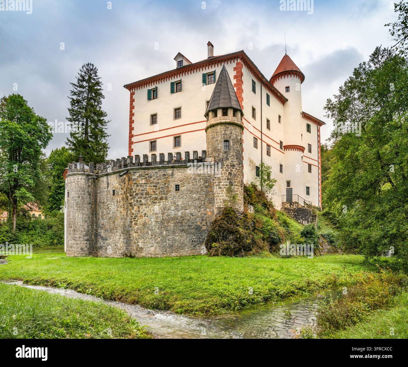 Schloss Snežnik, 13. Jahrhundert, mittelalterlich, Renaissance, nahe dem Dorf Kozarišče, Loz-Tal, Javornik-Hügel, Region Innerkrain, Slowenien Stockfoto
