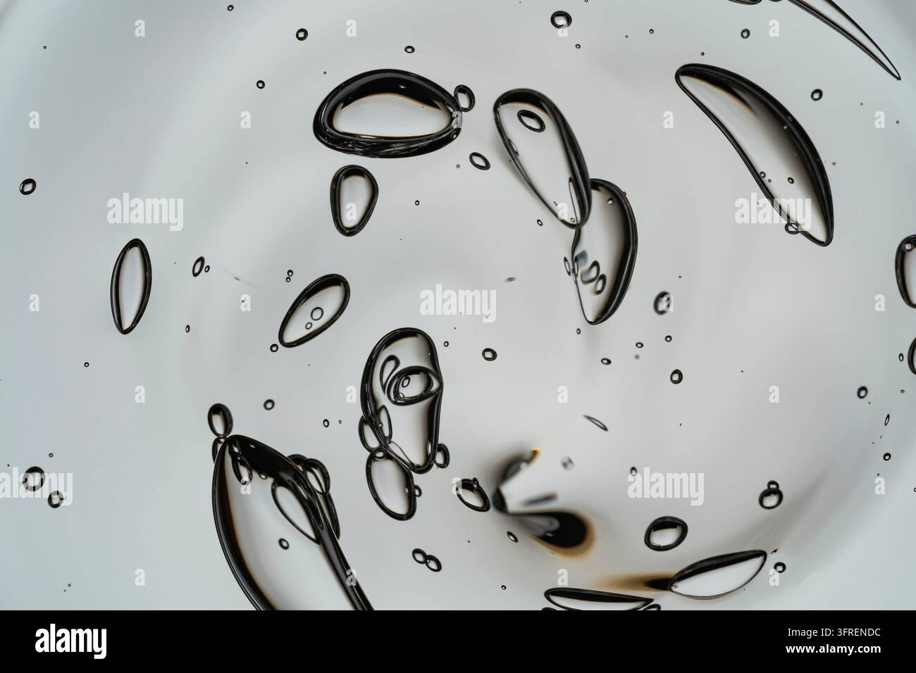 Gel-Serum-Textur. Make-up und Kosmetik Textur Hintergrund, Hautpflegeprodukt und Schönheitscreme. Makroaufnahme Stockfoto
