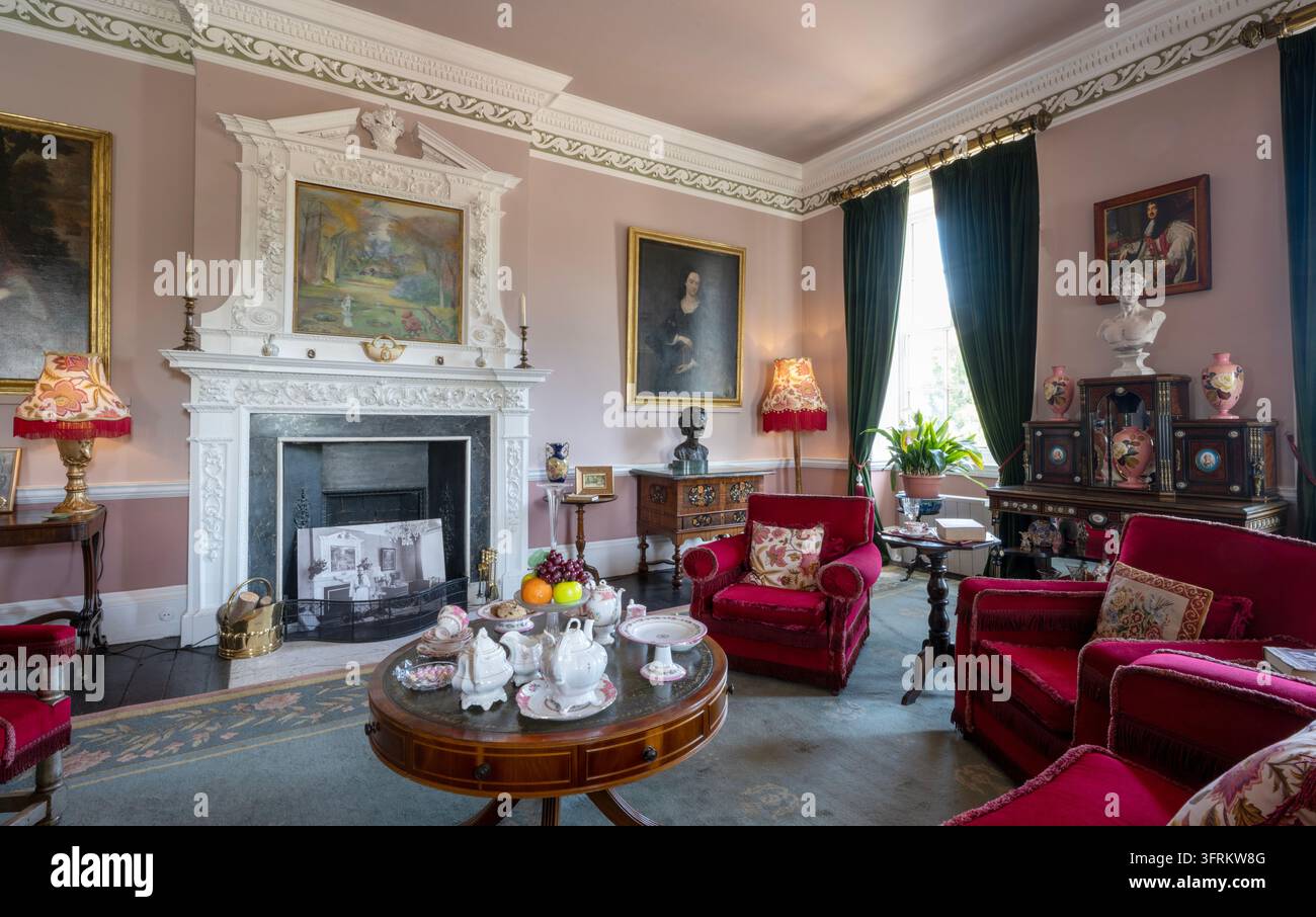 Lytham Hall, Lytham, Lancashire, England, UK – Innenansicht von Violet Clifftons Boudoir Stockfoto
