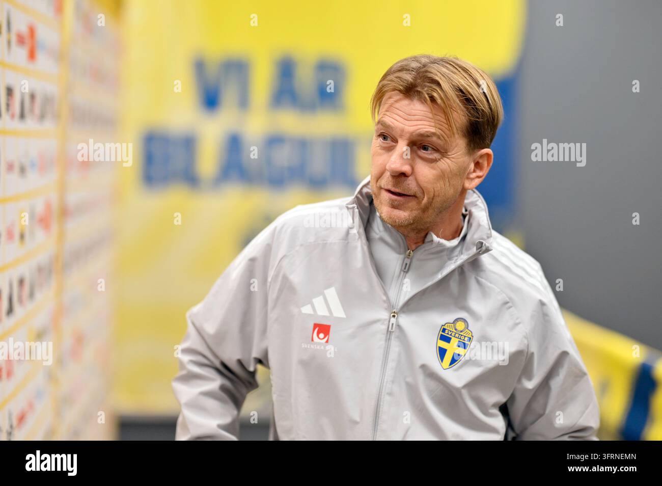 STOCKHOLM, SCHWEDEN 20261012Nationalmannschaftskapitän Tony Gustavson und Nathalie Björn während einer Pressekonferenz mit der Frauen-Nationalmannschaft vor dem WM-Playoff-Spiel gegen Litauen. Foto: Pontus Lundahl/TT/Code 10050 Dieser Text wurde automatisch übersetzt Credit: TT News Agency/Alamy Live News Stockfoto