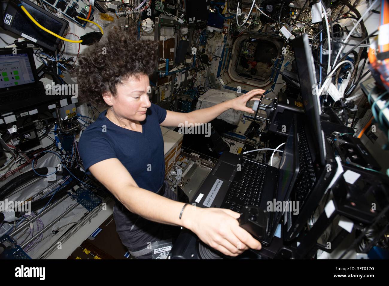 NASA-Astronautin Jessica Meir übt simulierte Mondlandungstechniken, 1. Oktober 2026 Stockfoto