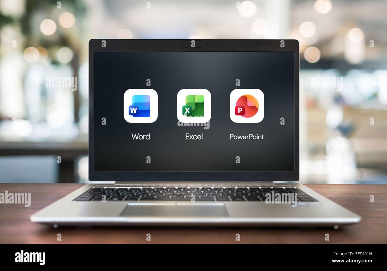 Microsoft-Softwareprodukte auf einem Laptop angezeigt Stockfoto
