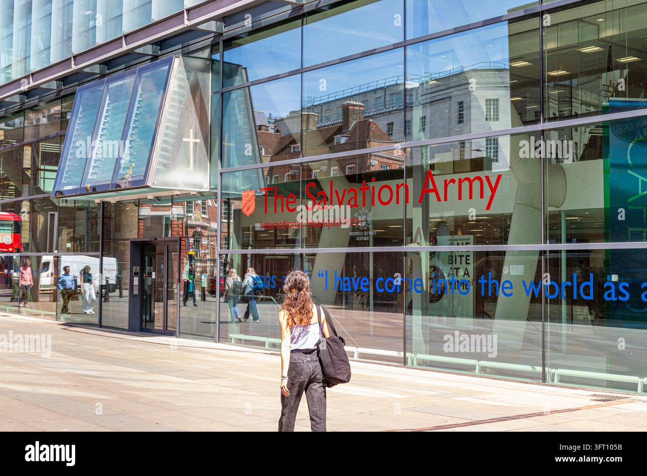 Das internationale Hauptquartier der Heilsarmee, gesehen vom Peters Hill, Sermon Lane, City of London, England UK Stockfoto