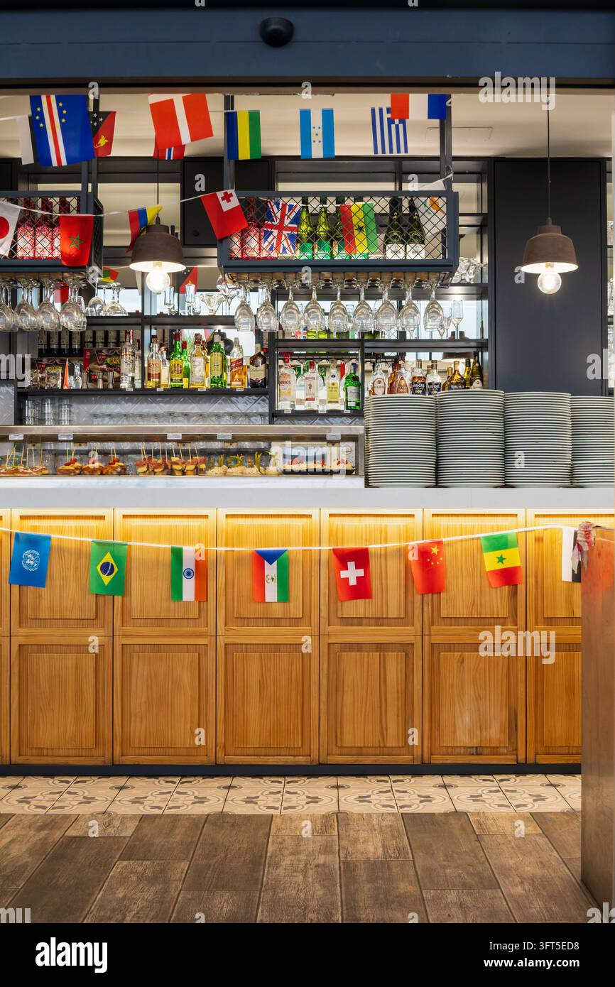 internationales Tapas-Restaurant-Bar-Interieur  Stockfoto
