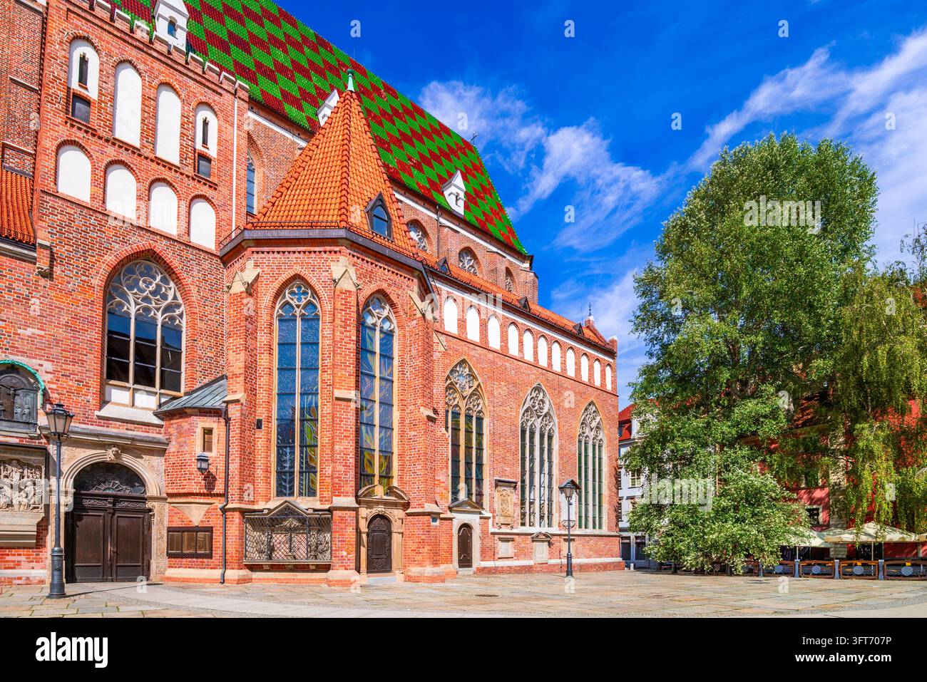 Schöne historische gotische BacksteinKirchenarchitektur in Wroclaw, Polen. Stockfoto