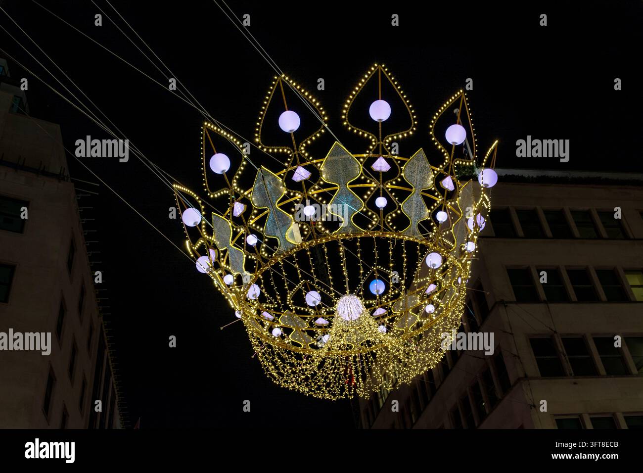 Weihnachtslicht-Installationsdesign in New Bond Street, London, England Stockfoto